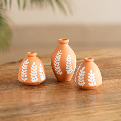 'Ethnic Foliage Trio' Hand-Painted Miniature Terracotta Pots Showpieces (Set of 3, Brown)