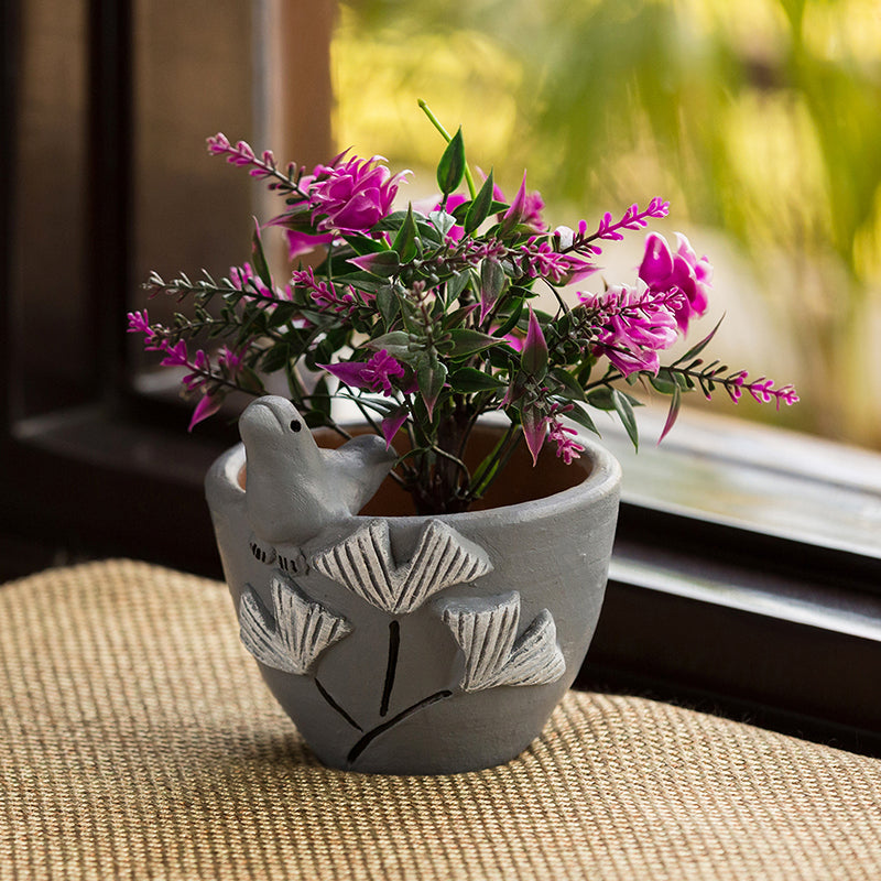 Hand made Terracotta planter hotsell with white pattern