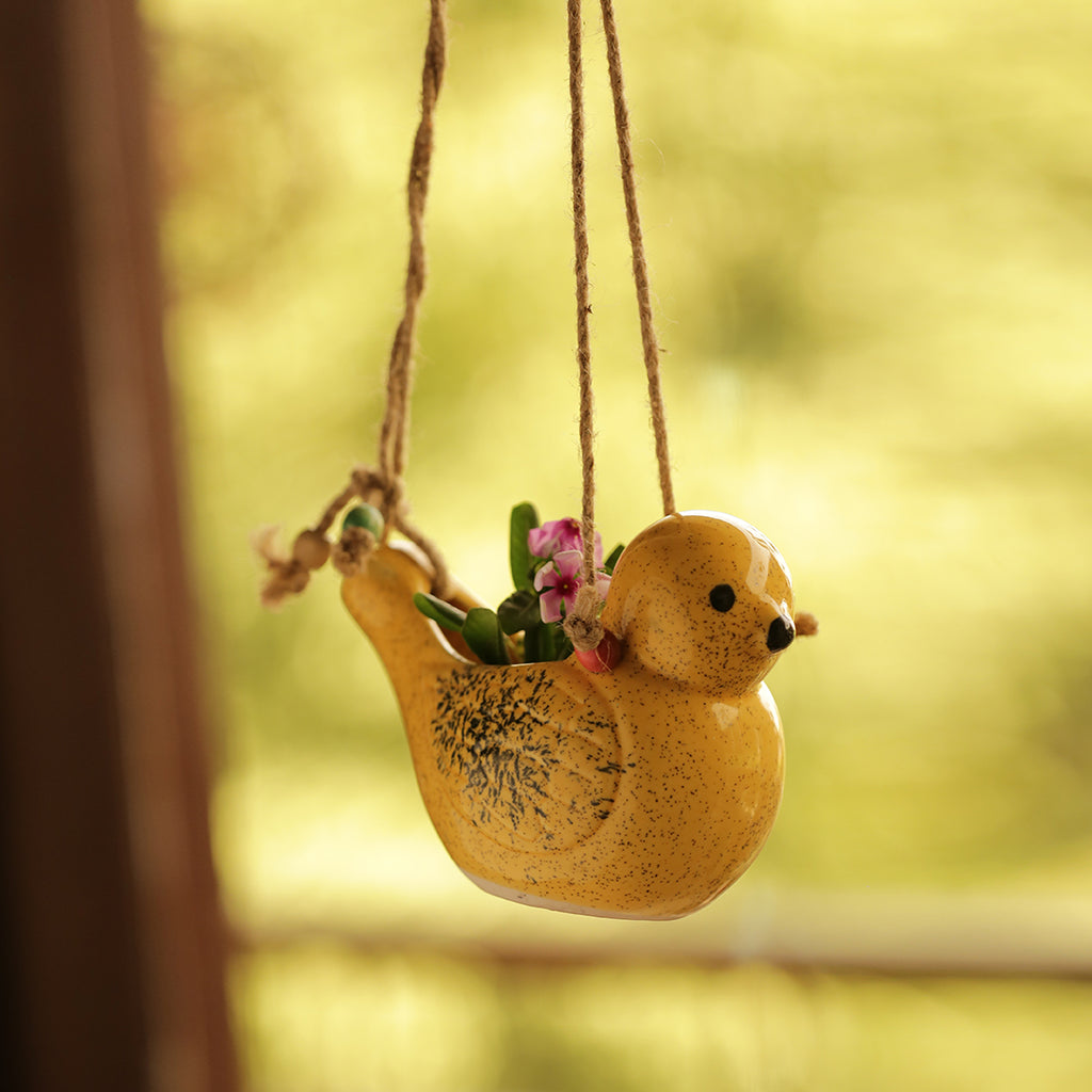 Decorative Garden & Balcony Hanging Planter In Ceramic