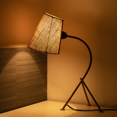 'Rhythmic Sways' Decorative Table Lamp (18.0 Inches, Iron)
