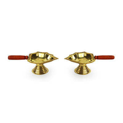 Paan Leaf' Handcrafted Brass Diyas (Set of 2, 5.0 Inches, 20 ml, 0.1 Kg)