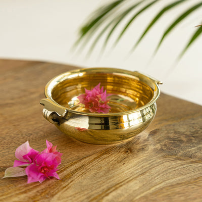Zeenat' Handcrafted Brass Decorative Urli Bowl (7.4 Inches, 720 ml, 0.3 Kg)
