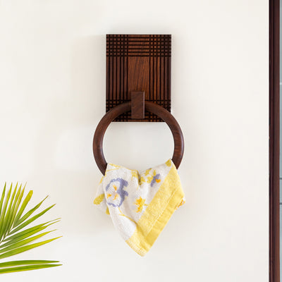 Checkered Frame' Handcrafted Towel Ring Holder (Sheesham Wood)