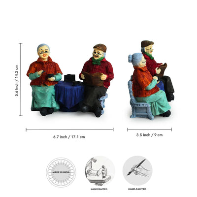 'Italian Chit-Chatting Old Couple' Modern Decorative Showpiece Statue (Resin, Handcrafted, 6.7 Inches)