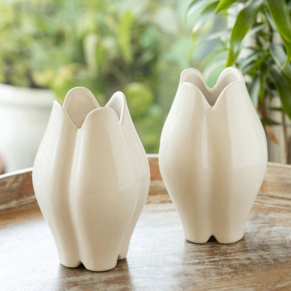 ExclusiveLane 'Petal Bloom' Decorative Ceramic Vases (Set of 2, 19.3 Cm, Handglazed Studio Pottery)