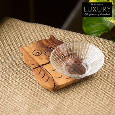 'A Happy-Go-Lucky Owl' Trivet With Hand Carved Owl Motif In Sheesham Wood